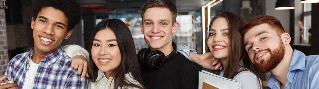 photgraphie d'étudiants qui sourient