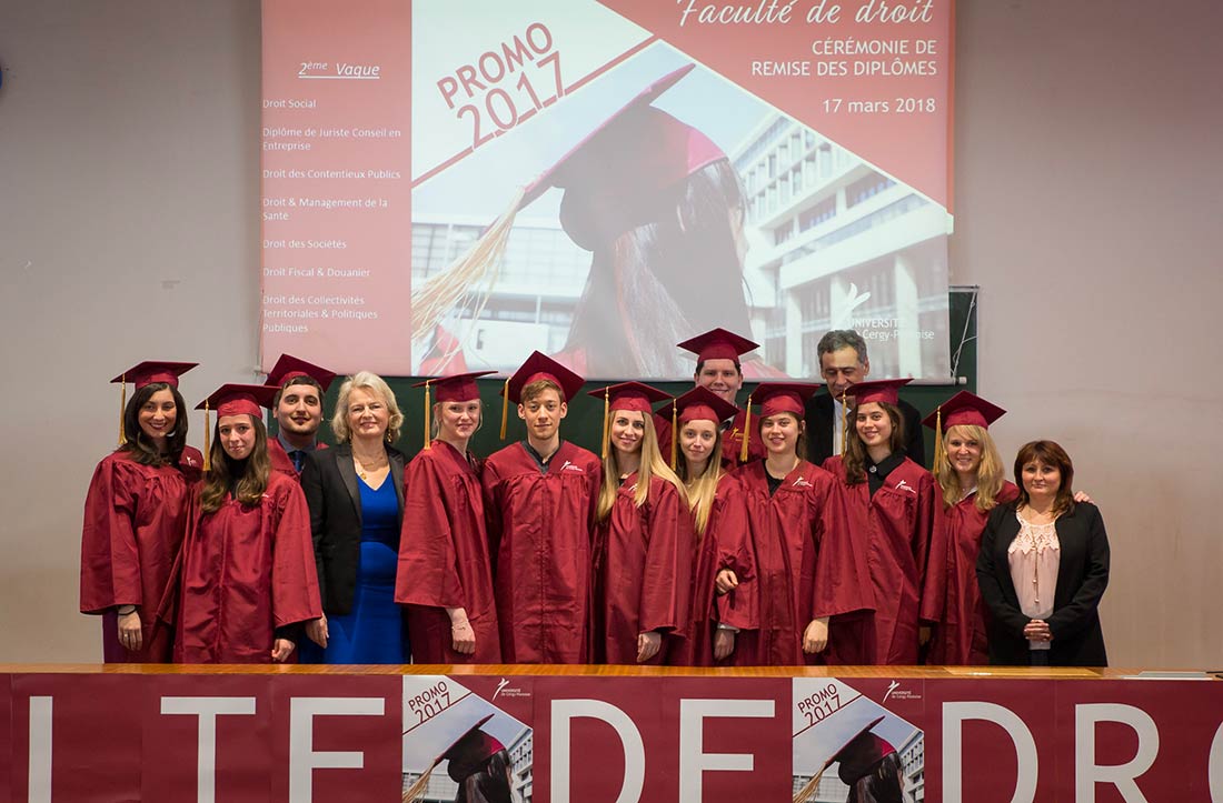 photgraphie de la CRD 2018 du Master de la filière intégrée franco-allemande de la faculté de droit CY